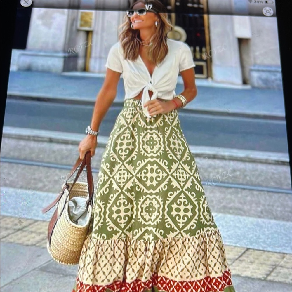 027. Green and Red Patterned Maxi Skirt